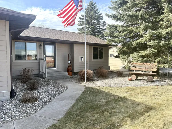 $249,900 | 127 4th Street Northwest, Clara City, MN 56222