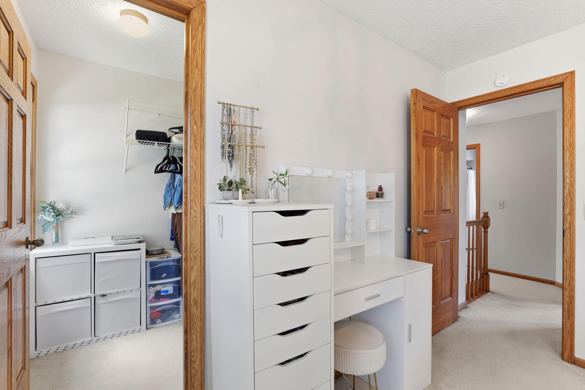 455 Highpoint Curve Maplewood, MN 55119 - Photo 31 of 44