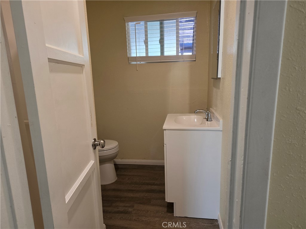 10090 Eddystone Street Riverside, CA 92503 - Photo 13 of 18 B bath room