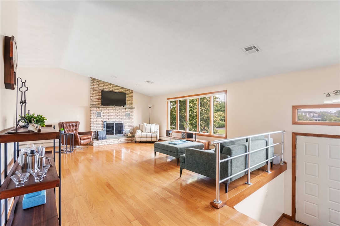 3933 Post Road Warwick, RI 02886 - Photo 3 of 33 Gallery Image 3