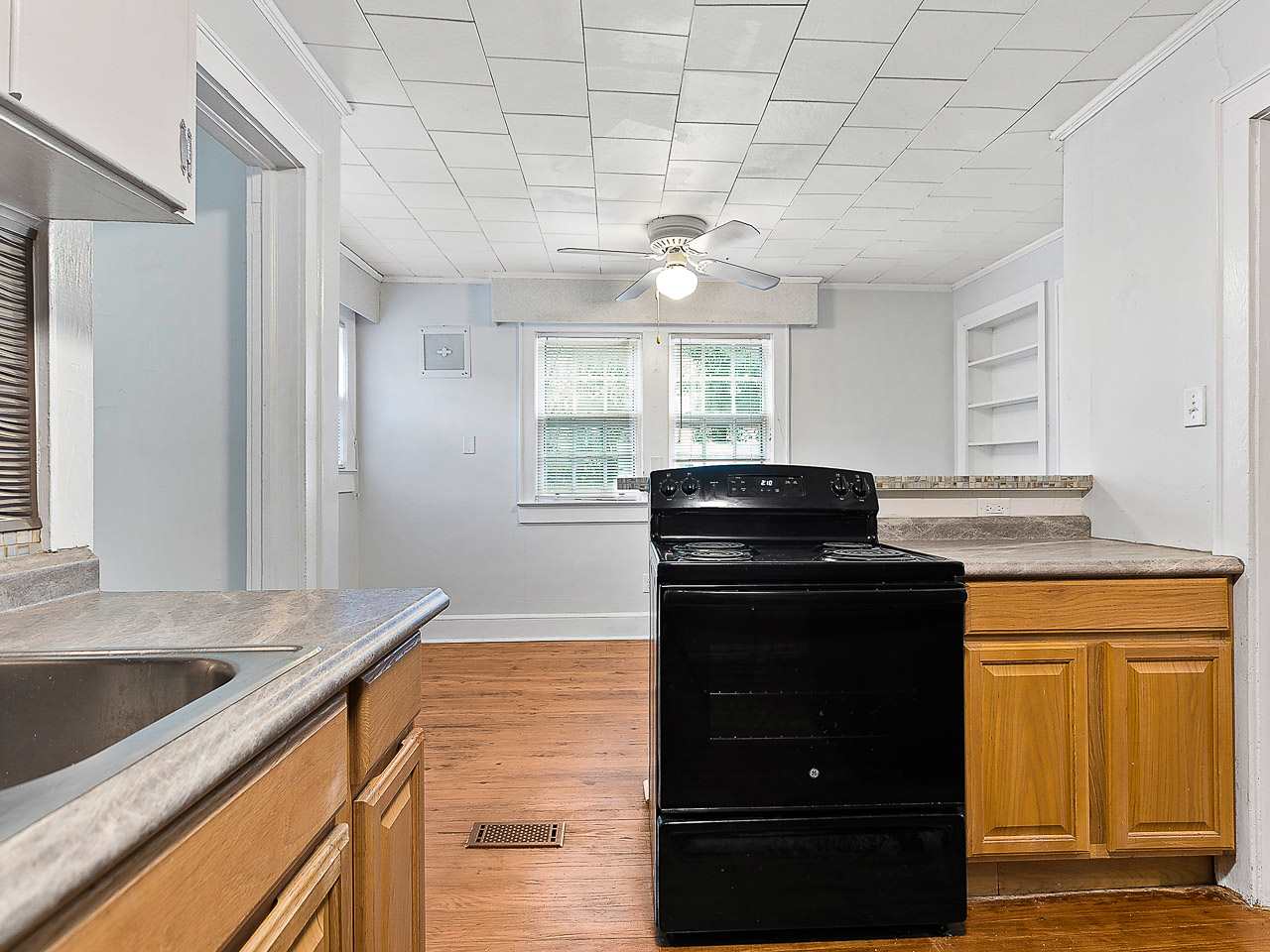 129 Rosemary Road Spartanburg, SC 29301 - Photo 8 of 23 Gallery Image 8