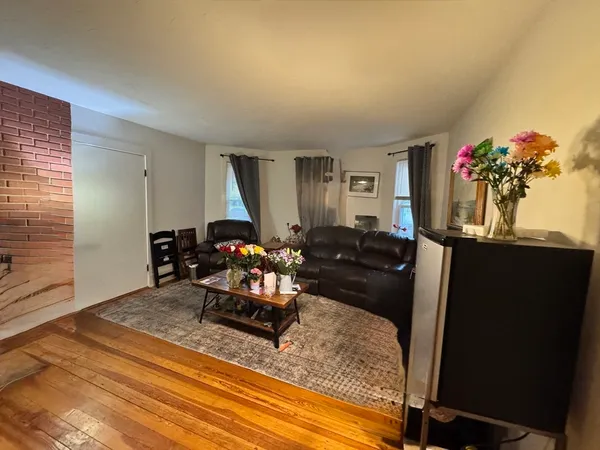 $2,800 | 36 Hollace Street, Unit 1, Waltham, MA 02453