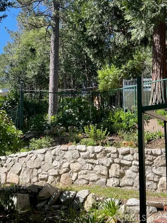 $1,395,000 | 23663 Lake Drive, Crestline, CA 92325