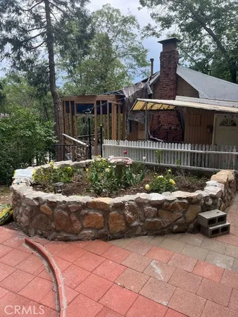 $1,395,000 | 23663 Lake Drive, Crestline, CA 92325