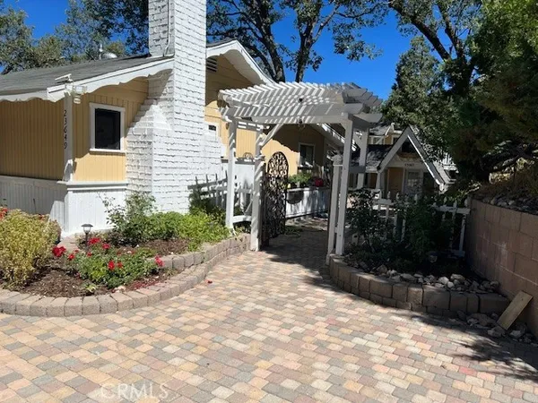 $1,395,000 | 23663 Lake Drive, Crestline, CA 92325