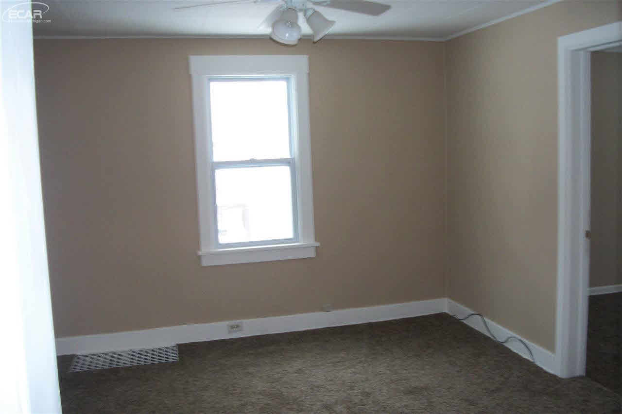 3307 Glengary Road Burton, MI 48529 - Photo 9 of 21