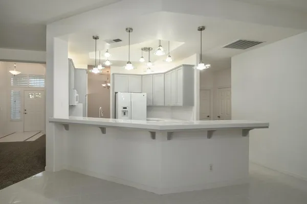 $639,000 | 512 West Fallbrook Avenue, Clovis, CA 93611