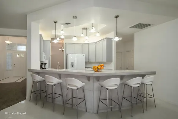 $639,000 | 512 West Fallbrook Avenue, Clovis, CA 93611