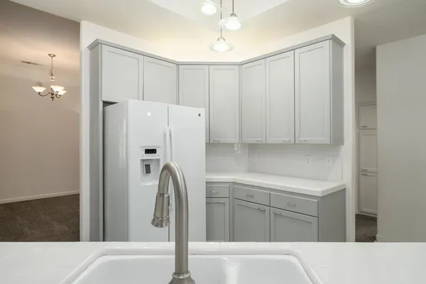 $639,000 | 512 West Fallbrook Avenue, Clovis, CA 93611