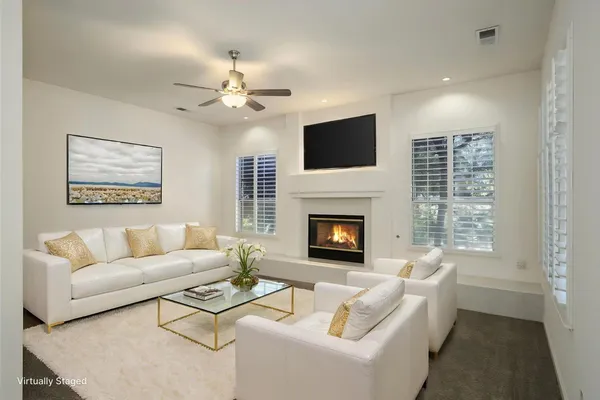 $639,000 | 512 West Fallbrook Avenue, Clovis, CA 93611