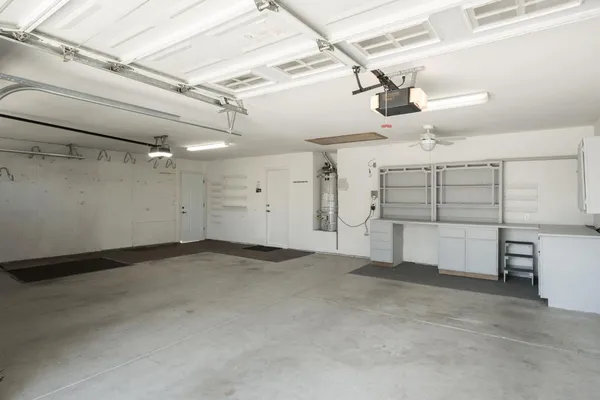 $639,000 | 512 West Fallbrook Avenue, Clovis, CA 93611