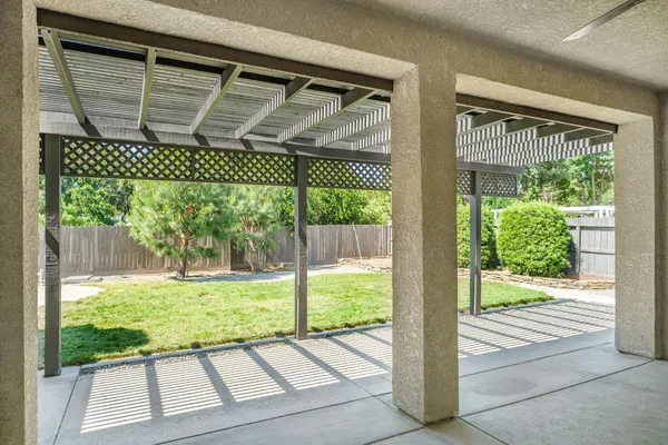 $639,000 | 512 West Fallbrook Avenue, Clovis, CA 93611