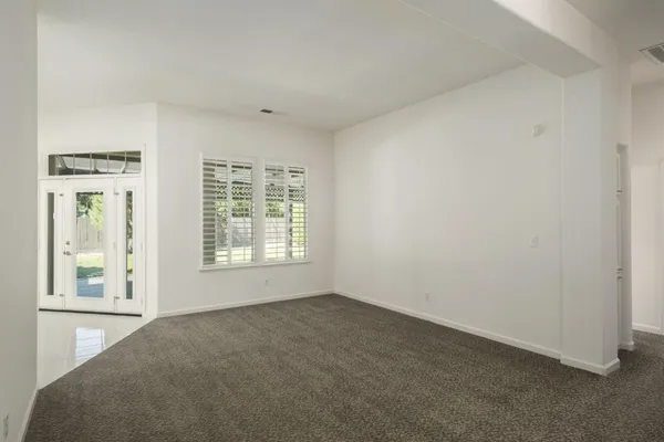 $639,000 | 512 West Fallbrook Avenue, Clovis, CA 93611