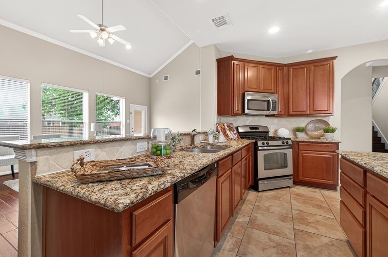111 South Rocky Point Circle Spring, TX 77389 - Photo 14 of 41