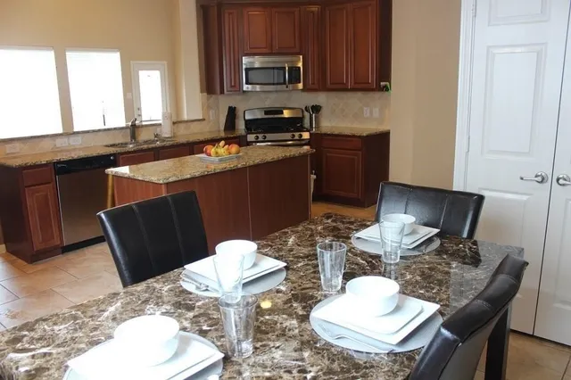 $3,250 | 111 South Rocky Point Circle, Spring, TX 77389