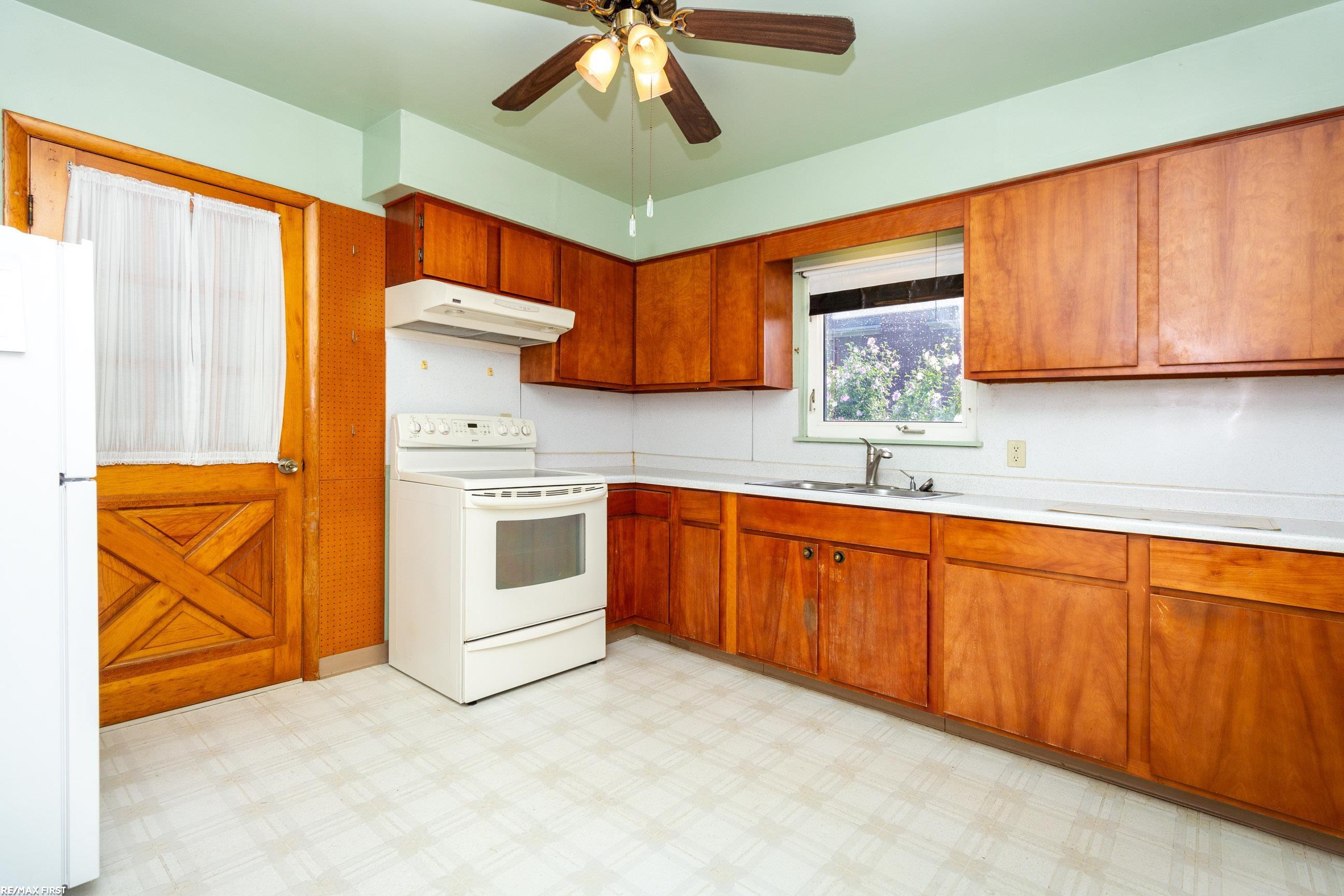 3880 24 Mile Road Utica, MI 48316 - Photo 15 of 43 50146887-47737075-a55a-49a4-9ffe-8369f9fef27d.JPG