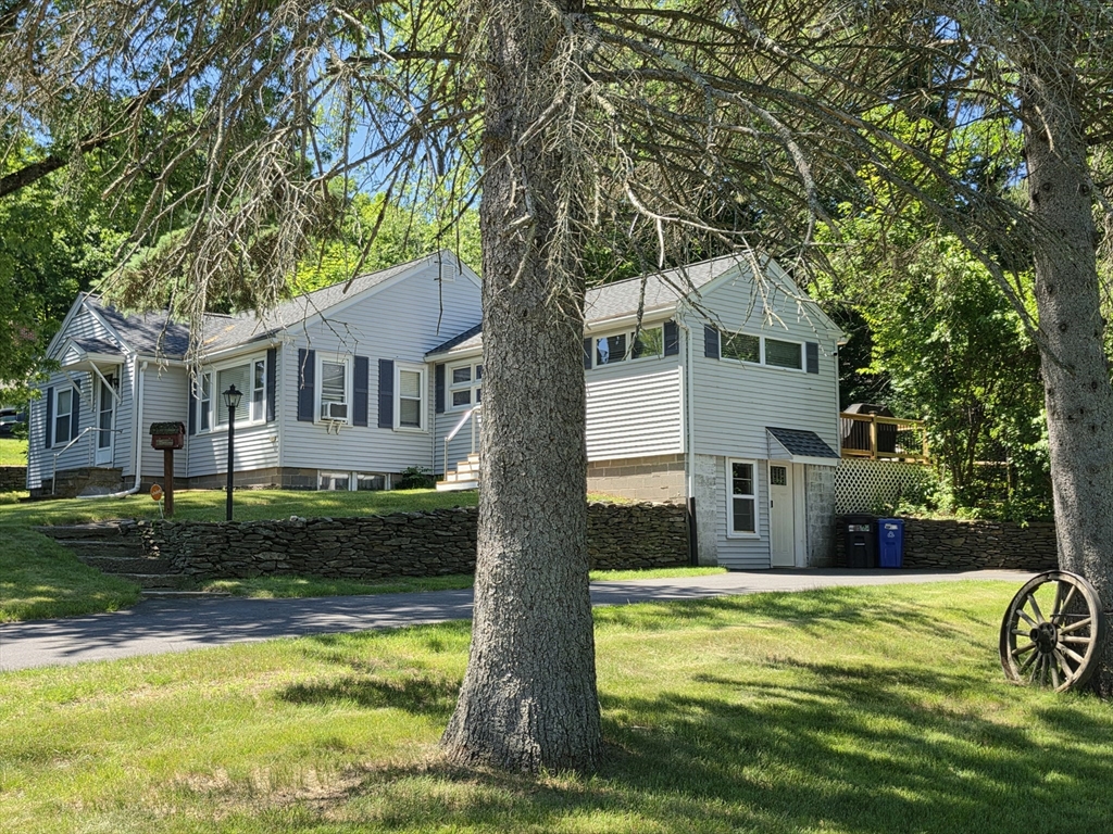 202 Sunny Hill Road Lunenburg, MA 01462 - Photo 2 of 8