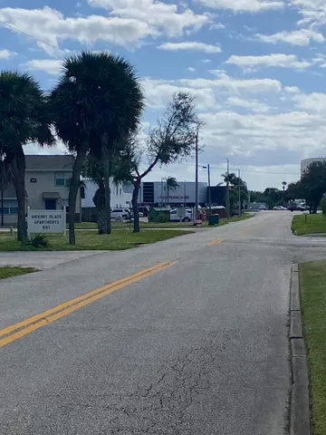 $1,175 | 837 Hickory Street, Unit 6, Melbourne, FL 32901