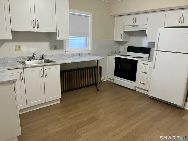 $1,750 | 17 Park Place, Unit 2, Naugatuck, CT 06770