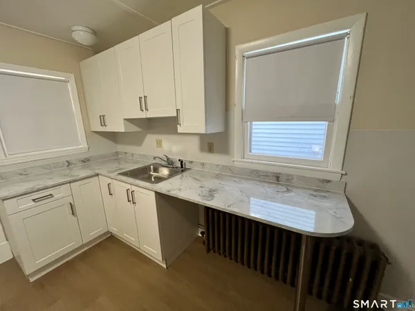 $1,750 | 17 Park Place, Unit 2, Naugatuck, CT 06770