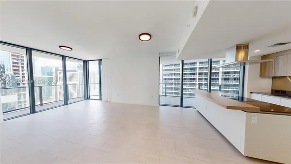 $8,800 | 1000 Brickell Plaza, Unit 3915, Miami, FL 33131