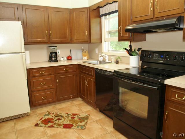 3645 Nijaro Road Bethlehem, PA 18020 - Photo 3 of 22 Gallery Image 3