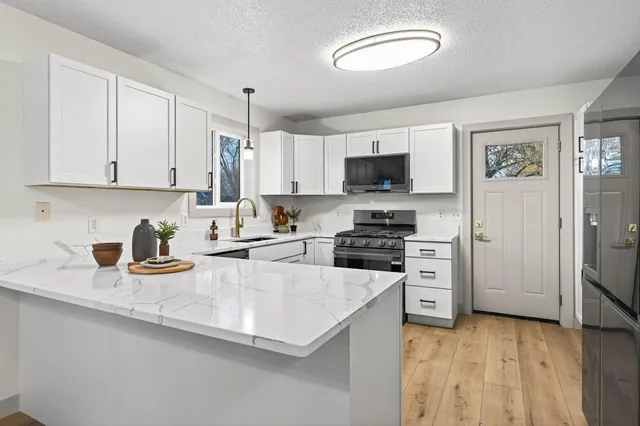 $369,900 | 273 Butler Avenue East, West St. Paul, MN 55118