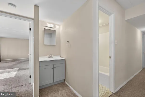 $250,000 | 125 Clubhouse Drive Southwest, Unit 1, Leesburg, VA 20175