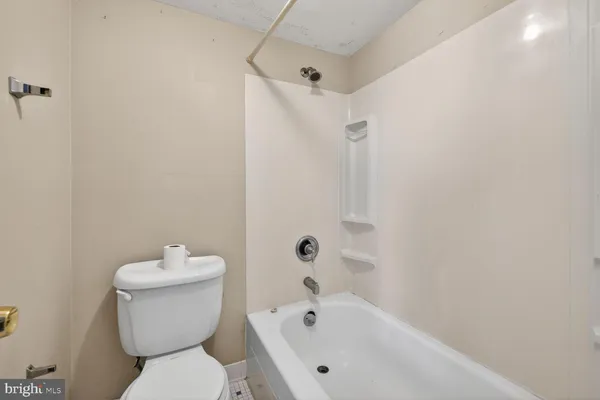 $250,000 | 125 Clubhouse Drive Southwest, Unit 1, Leesburg, VA 20175