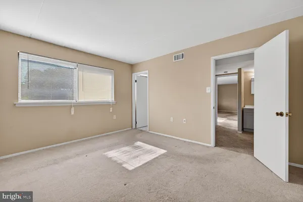 $250,000 | 125 Clubhouse Drive Southwest, Unit 1, Leesburg, VA 20175