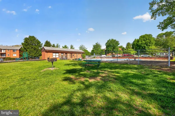$250,000 | 125 Clubhouse Drive Southwest, Unit 1, Leesburg, VA 20175