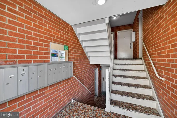 $250,000 | 125 Clubhouse Drive Southwest, Unit 1, Leesburg, VA 20175