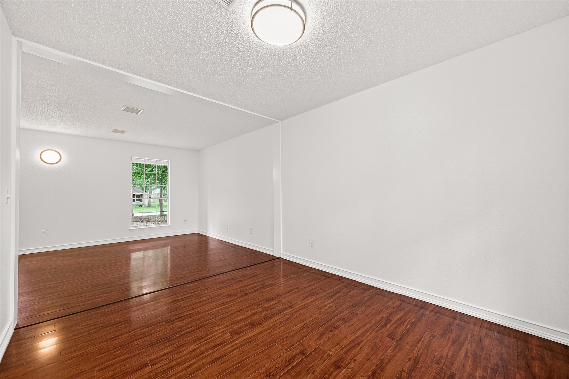 42 Rockridge Drive Spring, TX 77381 - Photo 7 of 39 Perfect for hosting.