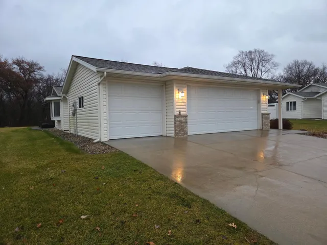$344,900 | 2171 McQuillan Court Southeast, Rochester, MN 55904