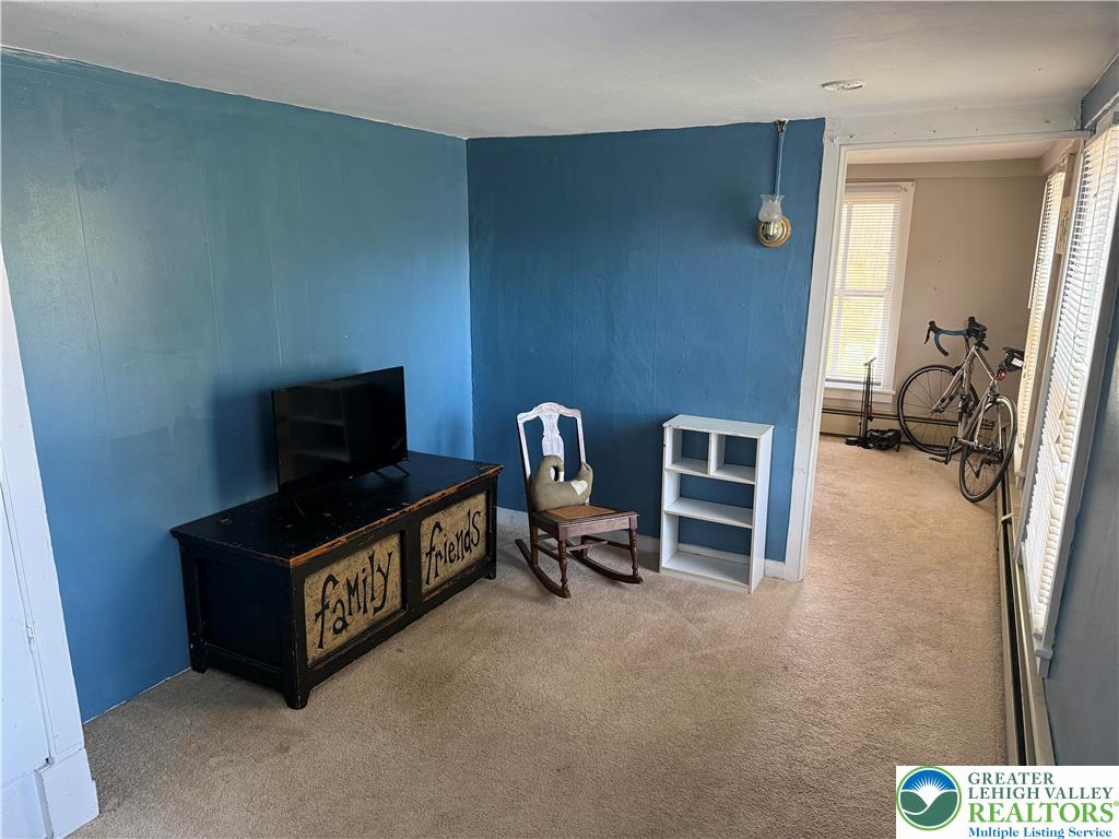 1227 Valley Road Tamaqua, PA 18252 - Photo 25 of 47 a living room with furniture