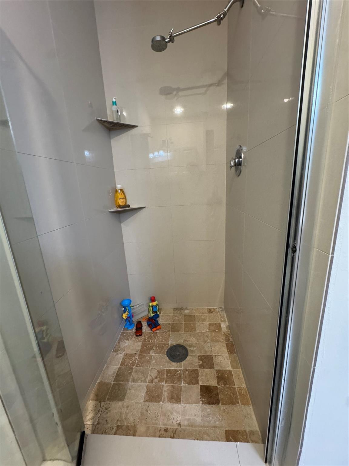 956 Mockingbird Lane, Unit 506 Plantation, FL 33324 - Photo 21 of 36 Separate sower in primary suite