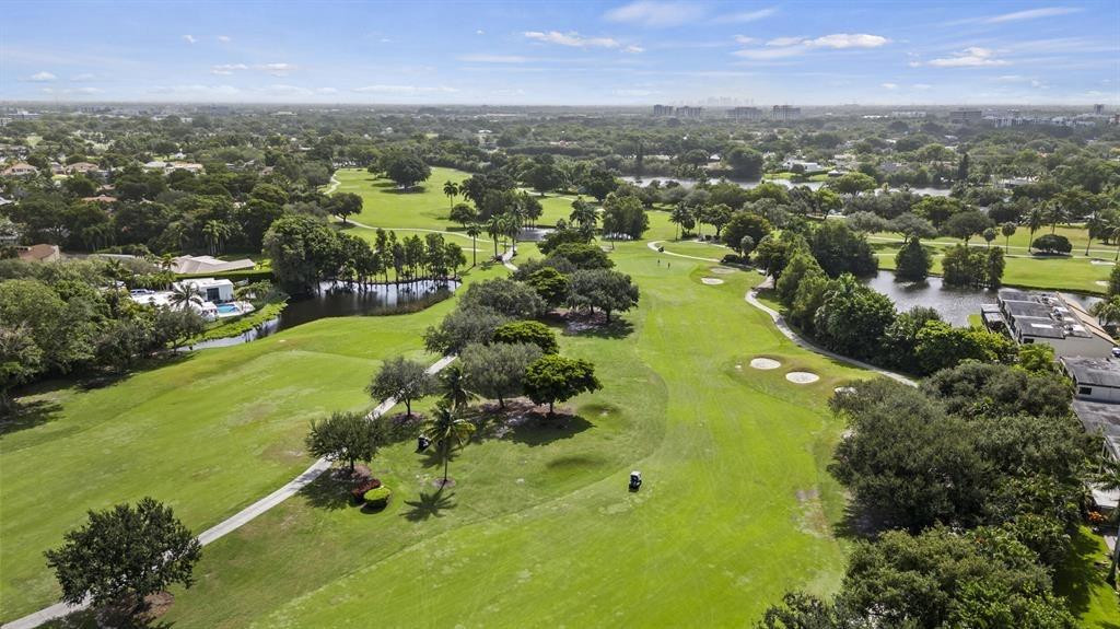 956 Mockingbird Lane, Unit 506 Plantation, FL 33324 - Photo 35 of 36 Golf course