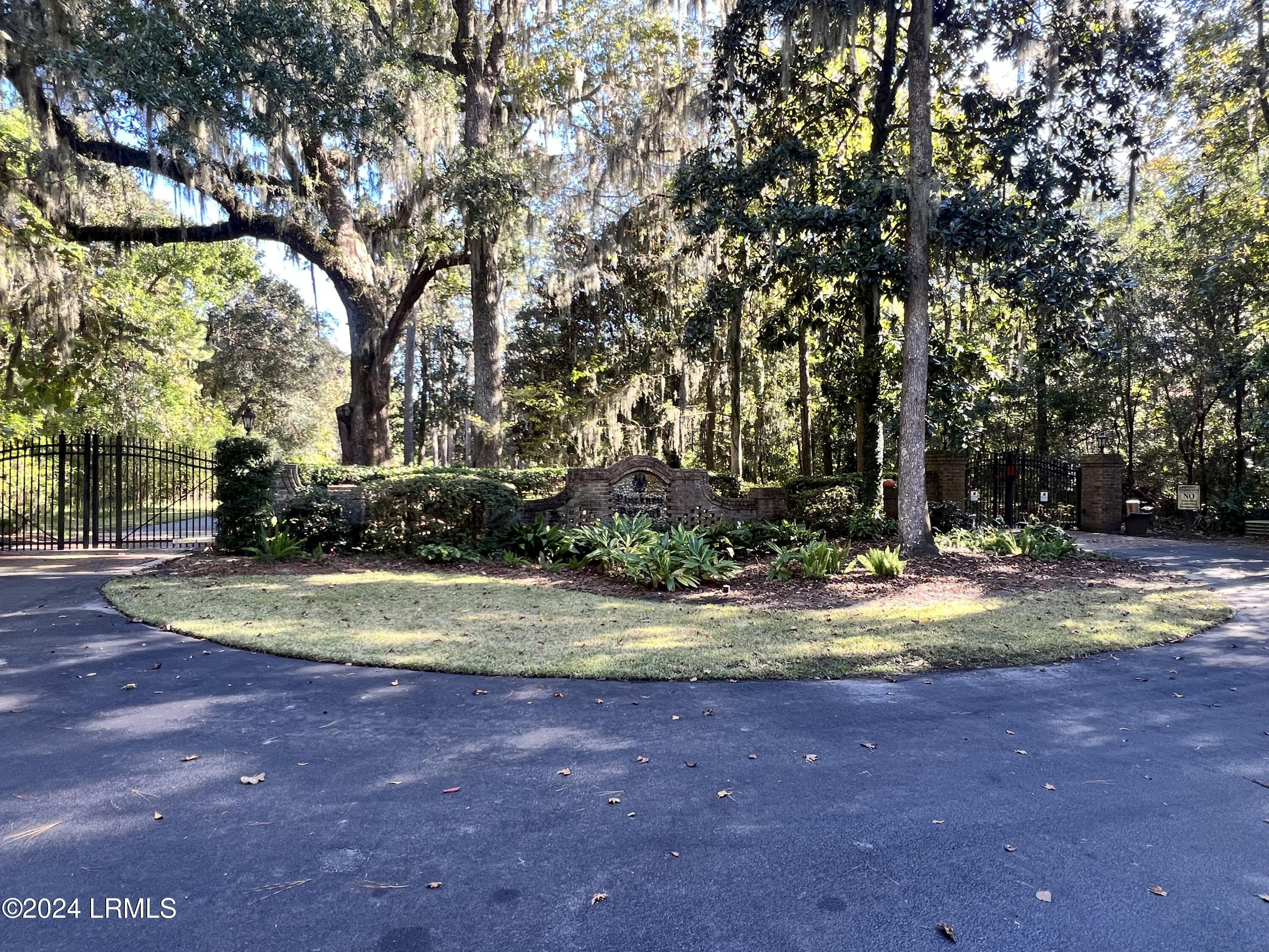 460 Commons Circle Beaufort, SC 29902 - Photo 2 of 33 IMG_5190