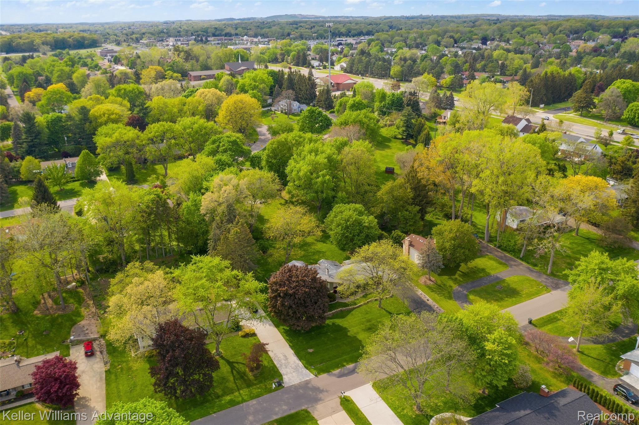 112 East Maryknoll Road Rochester, MI 48309 - Photo 47 of 47 112 E Maryknoll Rd-15.jpg