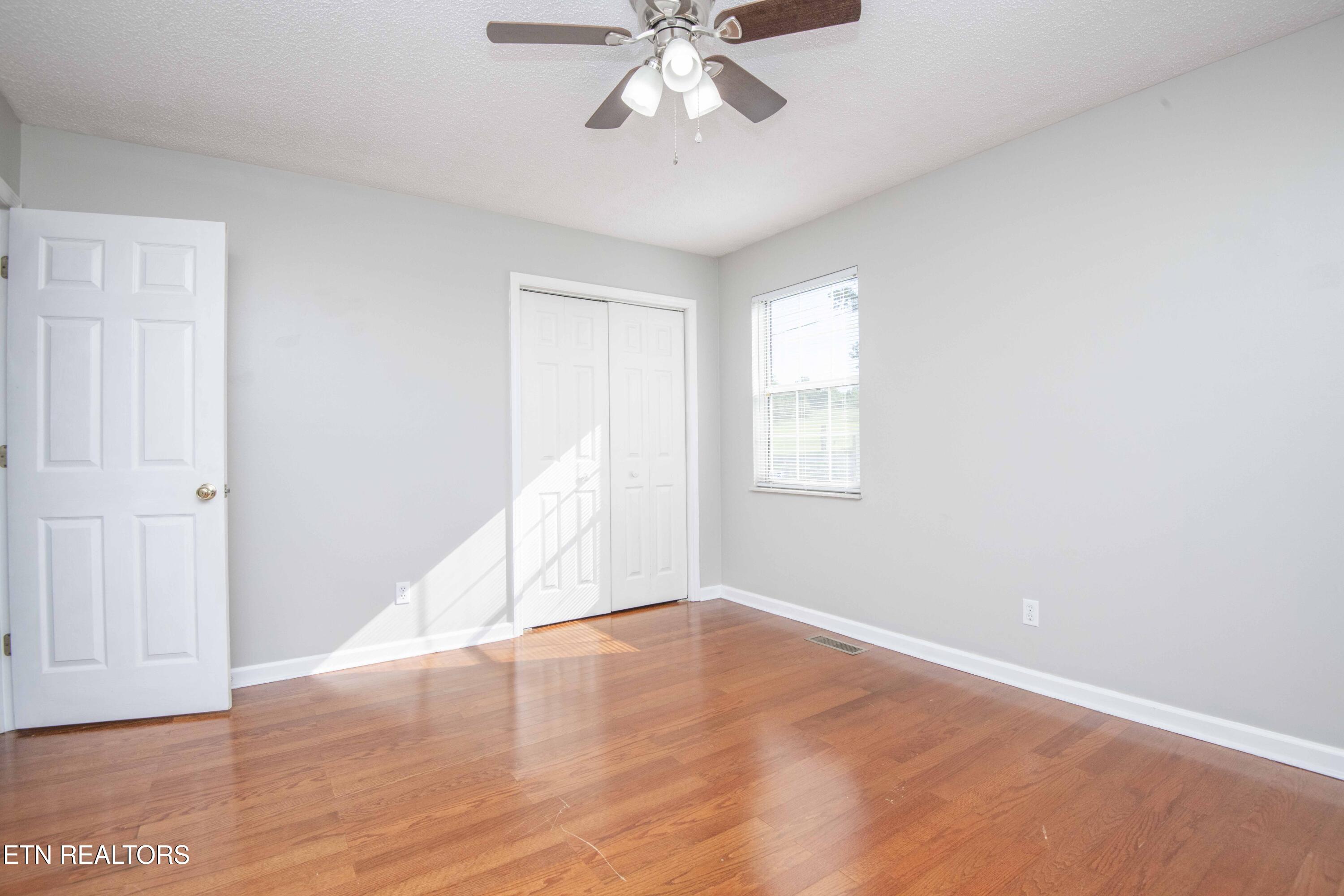 1104 Swan Pond Cir Road Harriman, TN 37748 - Photo 28 of 40 third bed