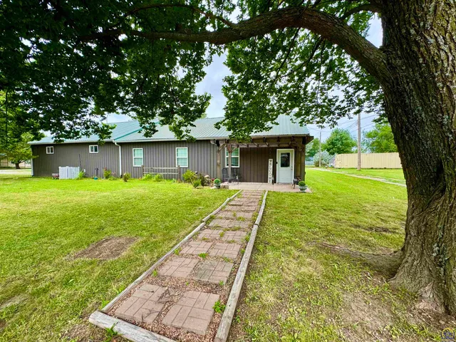 $265,000 | 414 15th Street, Burlington, KS 66839