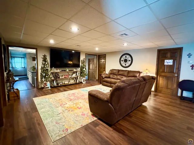 $265,000 | 414 15th Street, Burlington, KS 66839