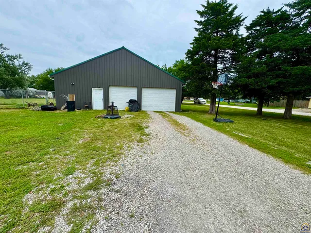 $265,000 | 414 15th Street, Burlington, KS 66839