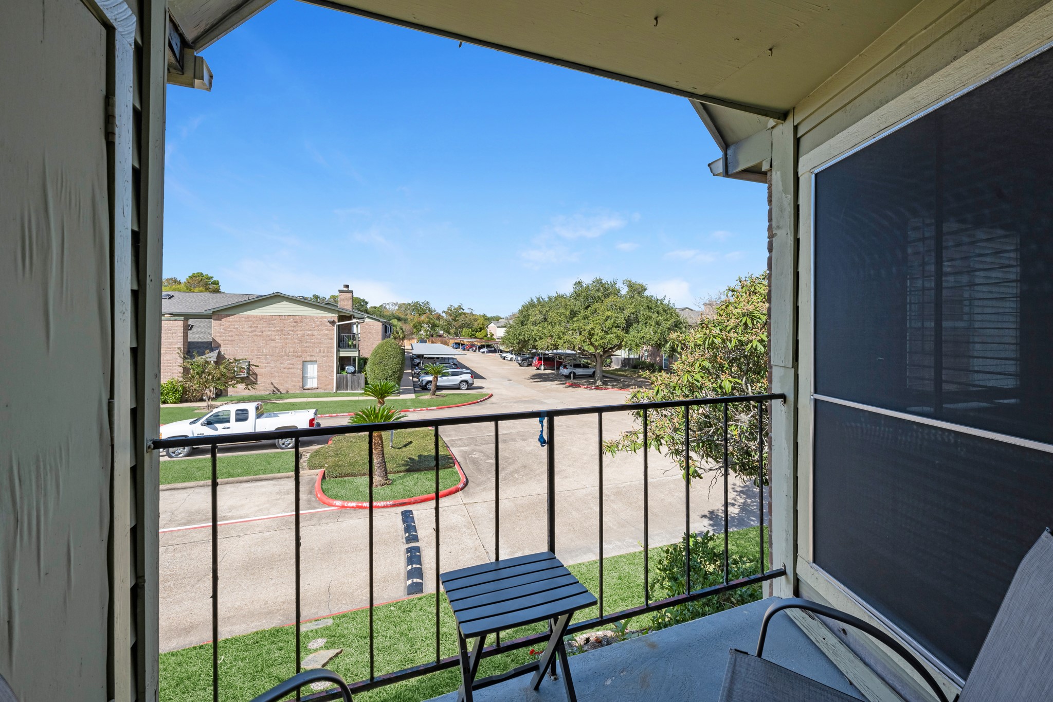 18800 Egret Bay Boulevard, Unit 804 Webster, TX 77058 - Photo 19 of 29 a view of a balcony with furniture