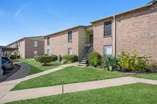 $995 | 18800 Egret Bay Boulevard, Unit 804, Webster, TX 77058