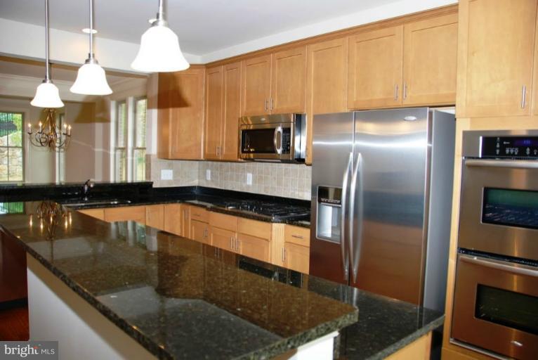 3453 Kemper Road Arlington, VA 22206 - Photo 14 of 17 Kitchen
