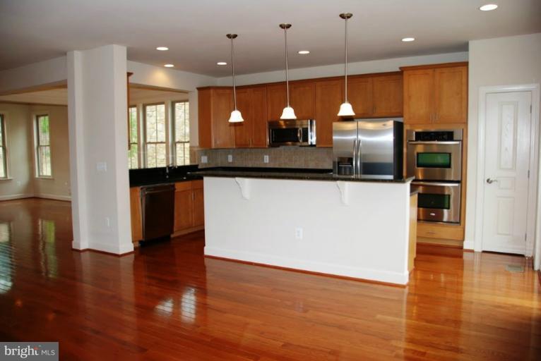 3453 Kemper Road Arlington, VA 22206 - Photo 15 of 17 Kitchen