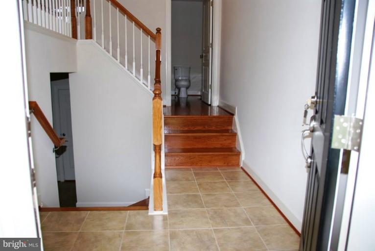 3453 Kemper Road Arlington, VA 22206 - Photo 7 of 17 Interior (General)