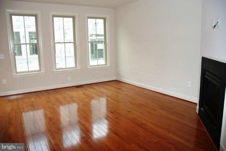 3453 Kemper Road Arlington, VA 22206 - Photo 9 of 17 Interior (General)