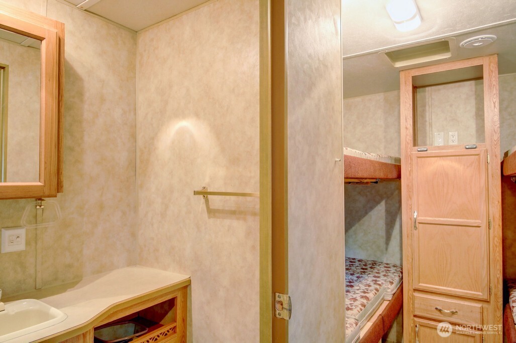 61 Christmas Tree Circle Maple Falls, WA 98266 - Photo 15 of 34 a bathroom with a shower